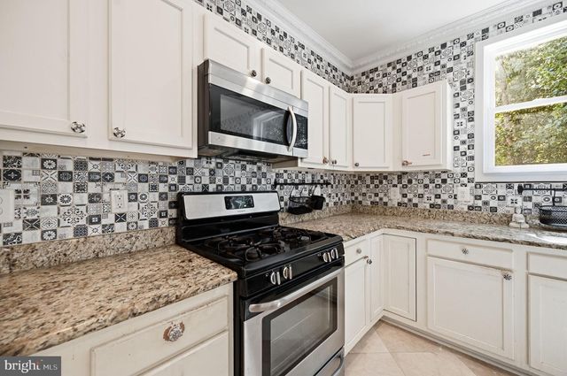 3209 SHOREVIEW RD, Triangle, VA 22172