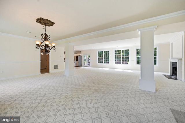 3209 SHOREVIEW RD, Triangle, VA 22172