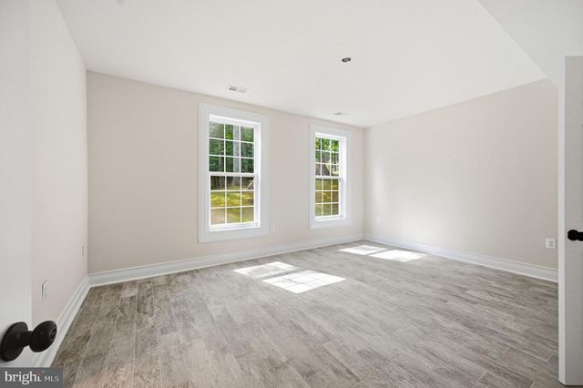 3209 SHOREVIEW RD, Triangle, VA 22172