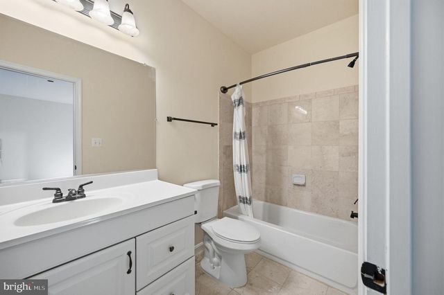 3209 SHOREVIEW RD, Triangle, VA 22172
