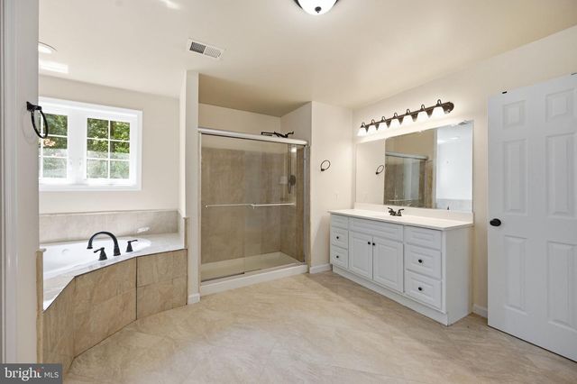 3209 SHOREVIEW RD, Triangle, VA 22172