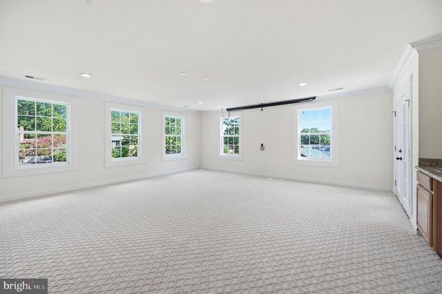 3209 SHOREVIEW RD, Triangle, VA 22172