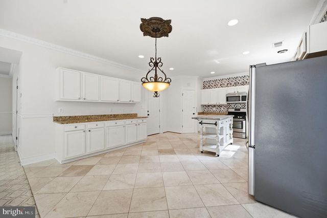 3209 SHOREVIEW RD, Triangle, VA 22172