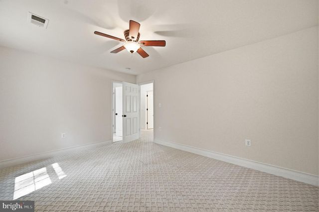 3209 SHOREVIEW RD, Triangle, VA 22172