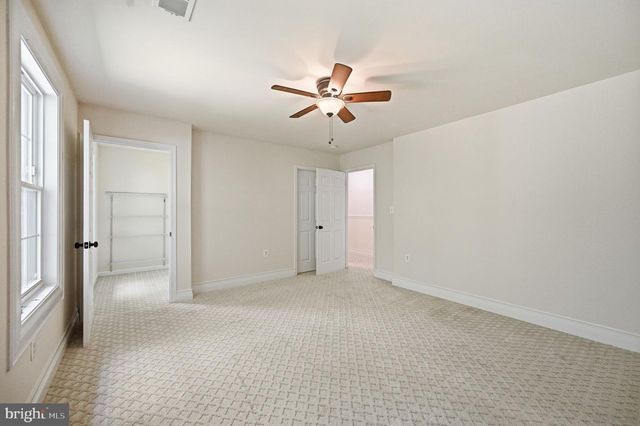 3209 SHOREVIEW RD, Triangle, VA 22172
