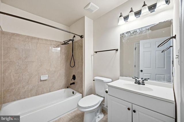 3209 SHOREVIEW RD, Triangle, VA 22172