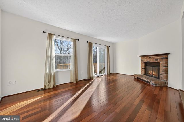 8123 STEEPLE CHASE CT, Springfield, VA 22153