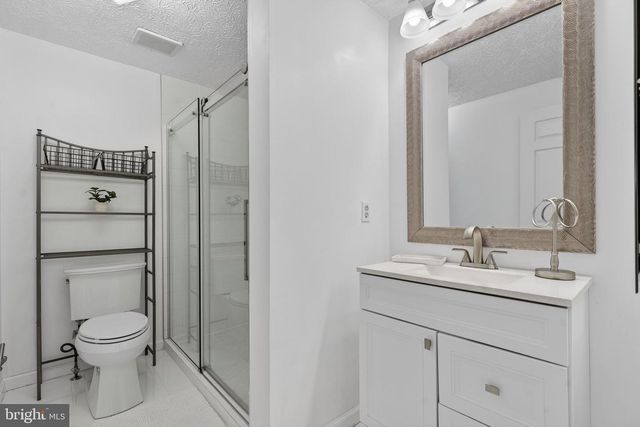 8123 STEEPLE CHASE CT, Springfield, VA 22153