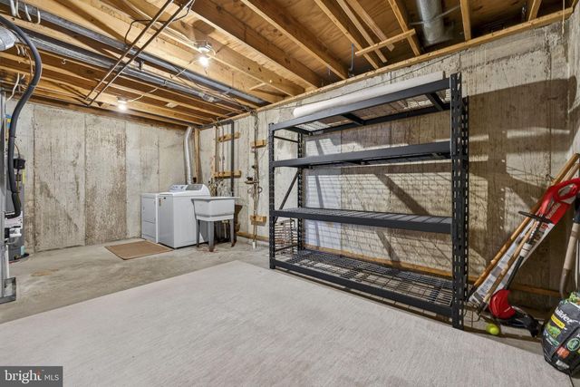 8123 STEEPLE CHASE CT, Springfield, VA 22153