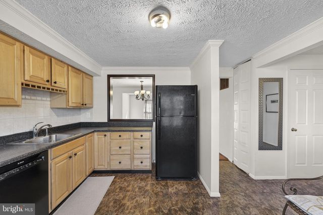 8123 STEEPLE CHASE CT, Springfield, VA 22153