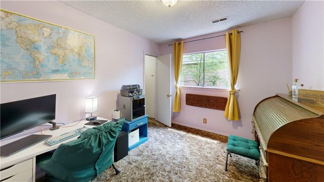 2848 Peg Lane, Fayetteville, AR 72703