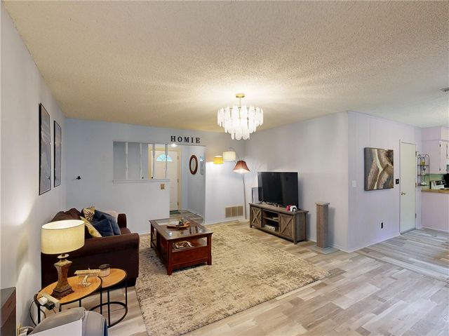 2848 Peg Lane, Fayetteville, AR 72703