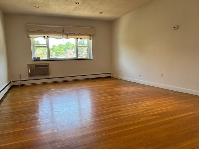 366 Elliot St 9, Newton, MA 02464