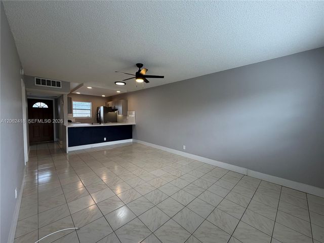 5071 W Oakland Park Boulevard 205, Lauderdale Lakes, FL 33313