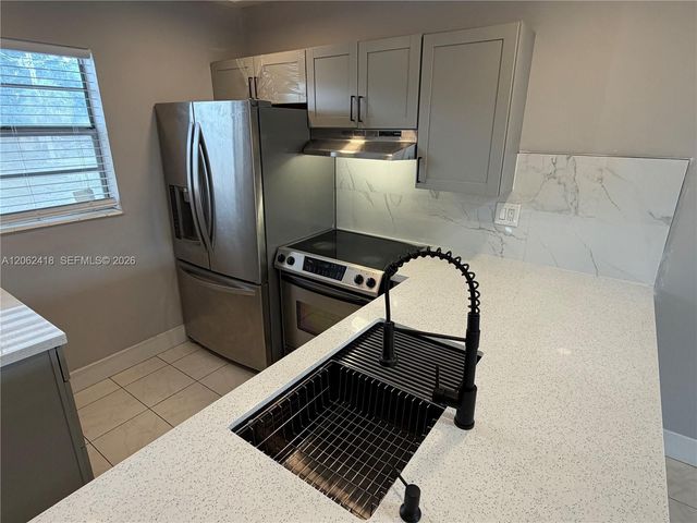 5071 W Oakland Park Boulevard 205, Lauderdale Lakes, FL 33313