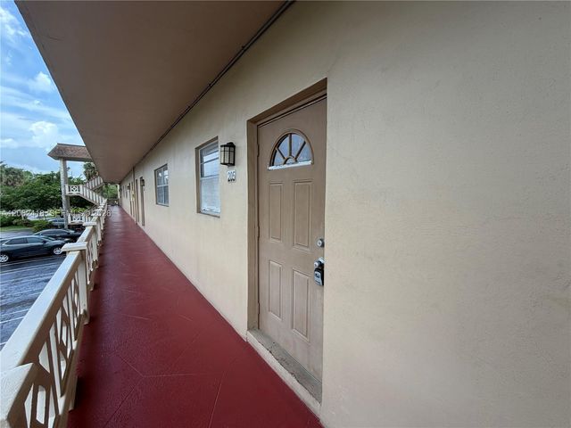 5071 W Oakland Park Boulevard 205, Lauderdale Lakes, FL 33313