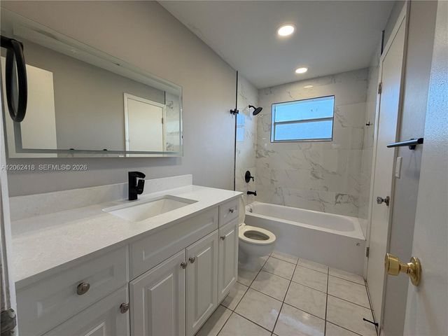 5071 W Oakland Park Boulevard 205, Lauderdale Lakes, FL 33313