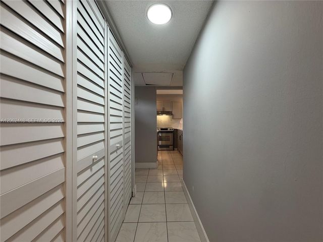 5071 W Oakland Park Boulevard 205, Lauderdale Lakes, FL 33313