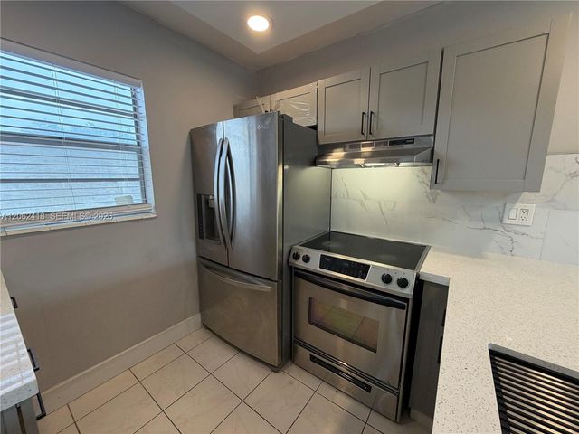 5071 W Oakland Park Boulevard 205, Lauderdale Lakes, FL 33313