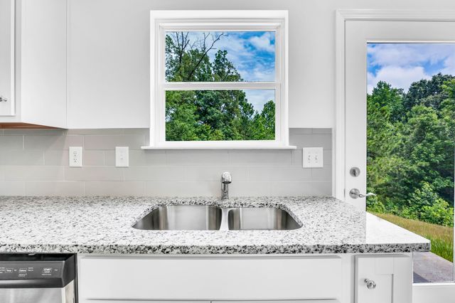 122 Andros Lp, Dalton, GA 30721