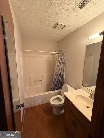1094 Crystal Lake Road, Atlanta, GA 30349