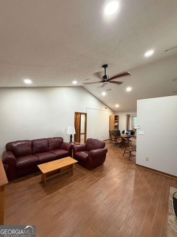 1094 Crystal Lake Road, Atlanta, GA 30349