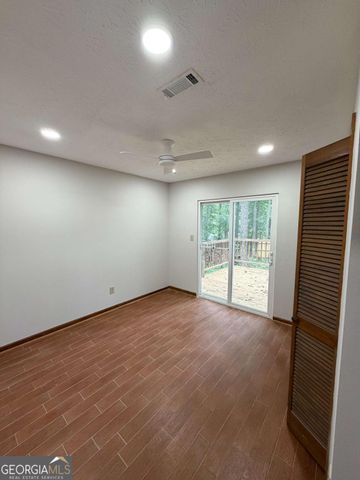 1094 Crystal Lake Road, Atlanta, GA 30349