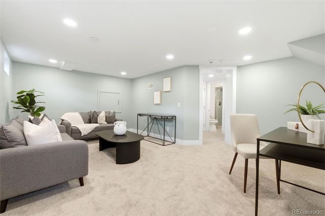 800 Monroe Street, Denver, CO 80206