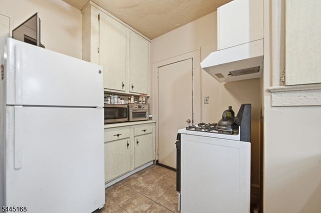 148 W End Ave, Englewood City, NJ 07631