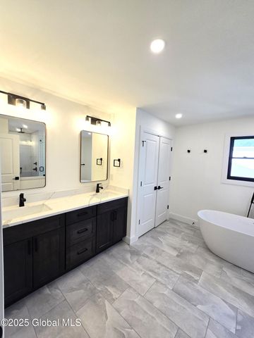 3 Faulkner Drive, Waterford, NY 12188