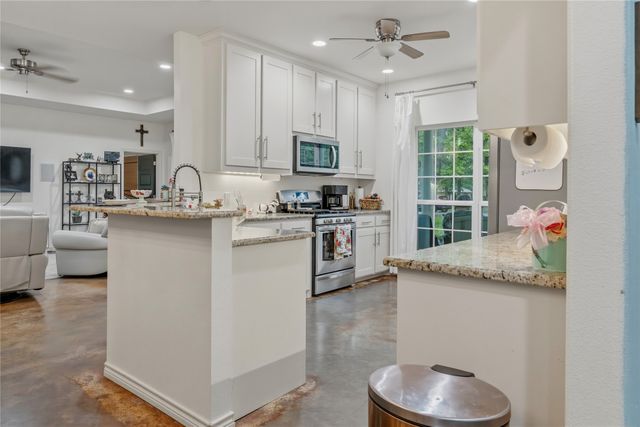 220 Rs County Road 4263, Emory, TX 75440