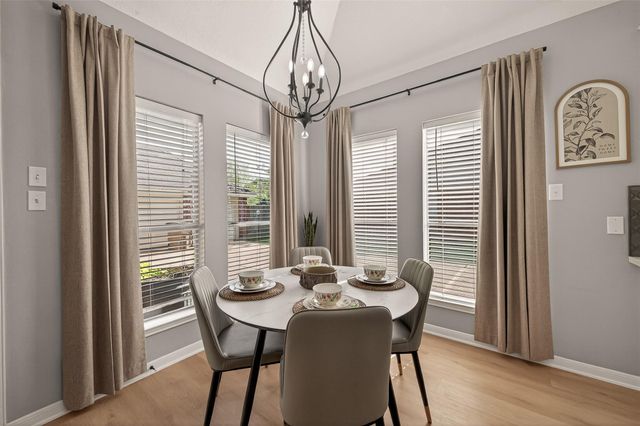 405 Pecan Grove, Dickinson, TX 77539