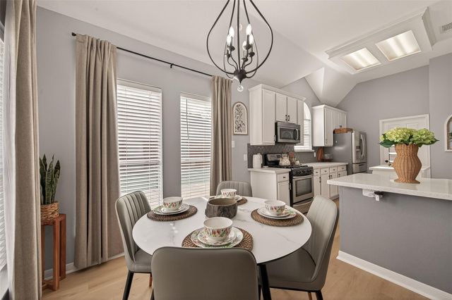 405 Pecan Grove, Dickinson, TX 77539