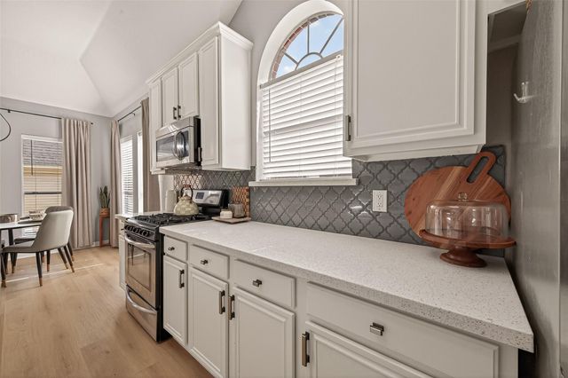 405 Pecan Grove, Dickinson, TX 77539