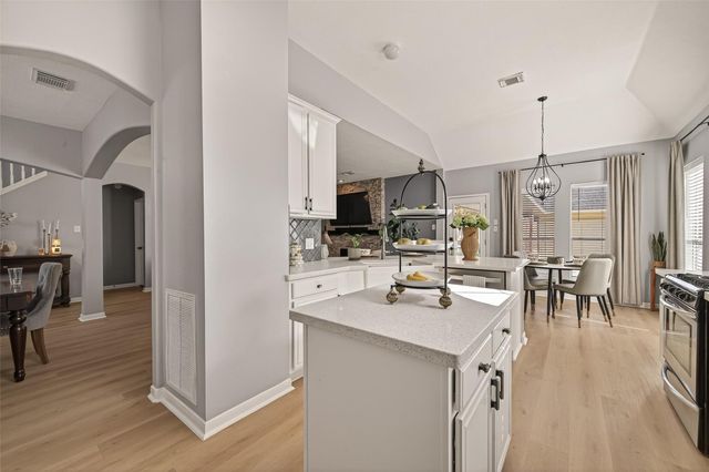 405 Pecan Grove, Dickinson, TX 77539