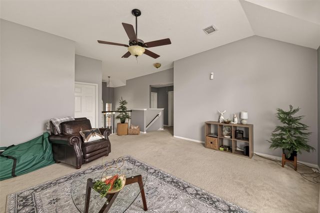 405 Pecan Grove, Dickinson, TX 77539