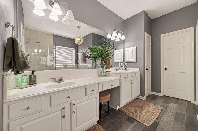 405 Pecan Grove, Dickinson, TX 77539