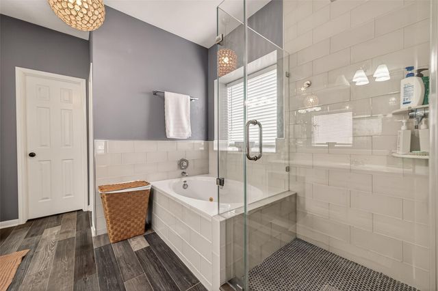 405 Pecan Grove, Dickinson, TX 77539