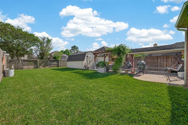 405 Pecan Grove, Dickinson, TX 77539
