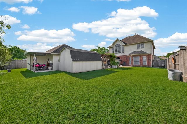 405 Pecan Grove, Dickinson, TX 77539