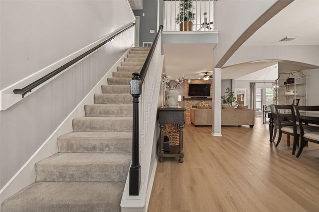 405 Pecan Grove, Dickinson, TX 77539