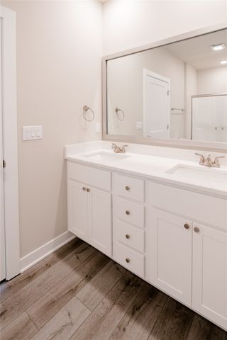 5407 Leyden Avenue, Des Moines, IA 50317