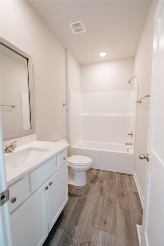 5407 Leyden Avenue, Des Moines, IA 50317