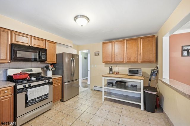 19 Fredericks St, Wanaque Boro, NJ 07465