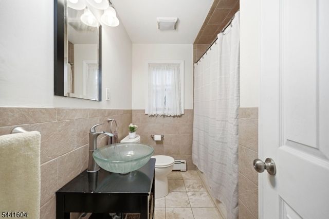 19 Fredericks St, Wanaque Boro, NJ 07465