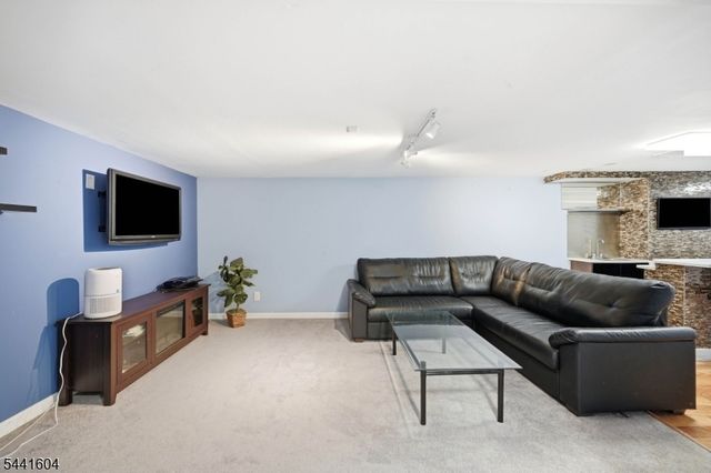 19 Fredericks St, Wanaque Boro, NJ 07465