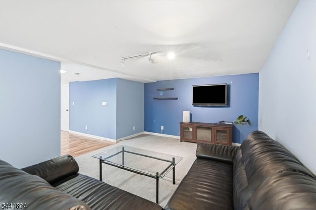 19 Fredericks St, Wanaque Boro, NJ 07465