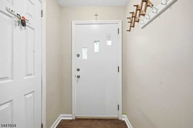 19 Fredericks St, Wanaque Boro, NJ 07465
