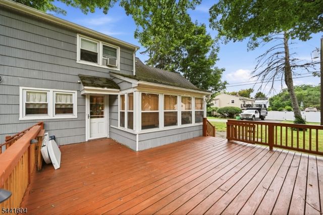 19 Fredericks St, Wanaque Boro, NJ 07465