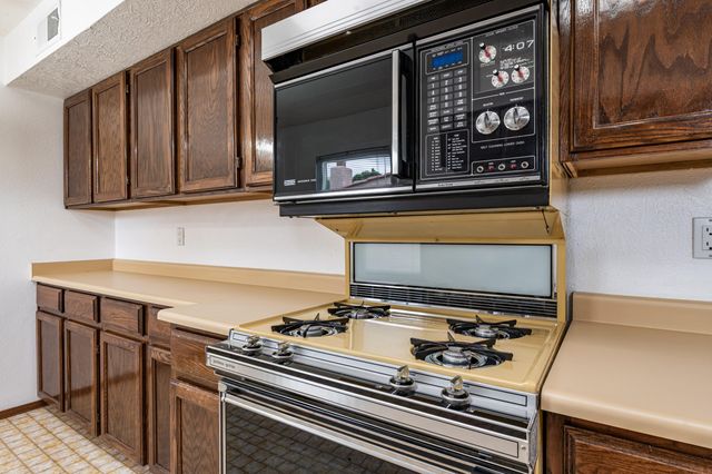 13109 Summer Place NE, Albuquerque, NM 87112